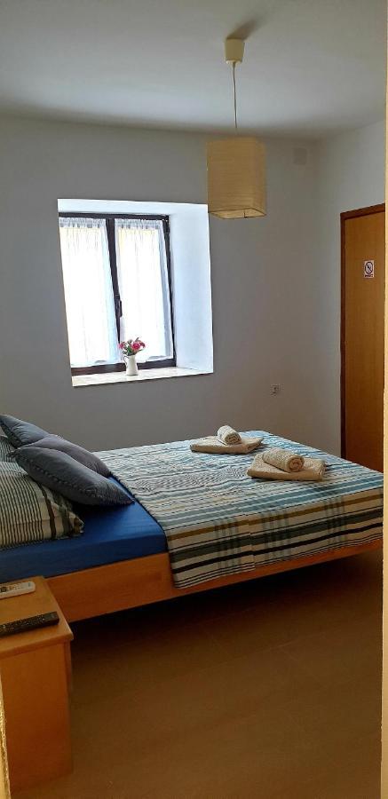 Apartments And Room Vela Senj  Extérieur photo