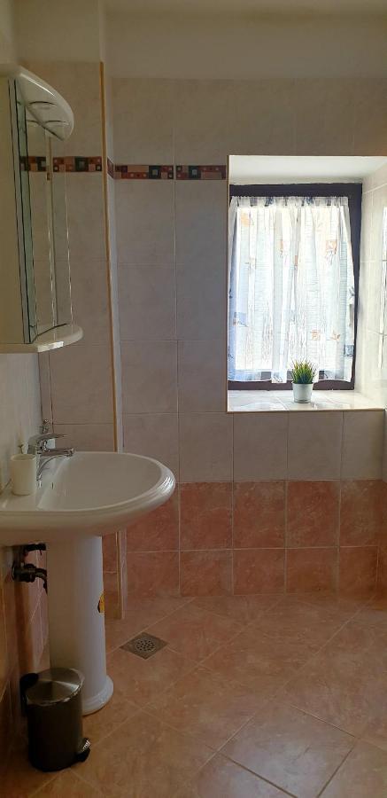 Apartments And Room Vela Senj  Extérieur photo