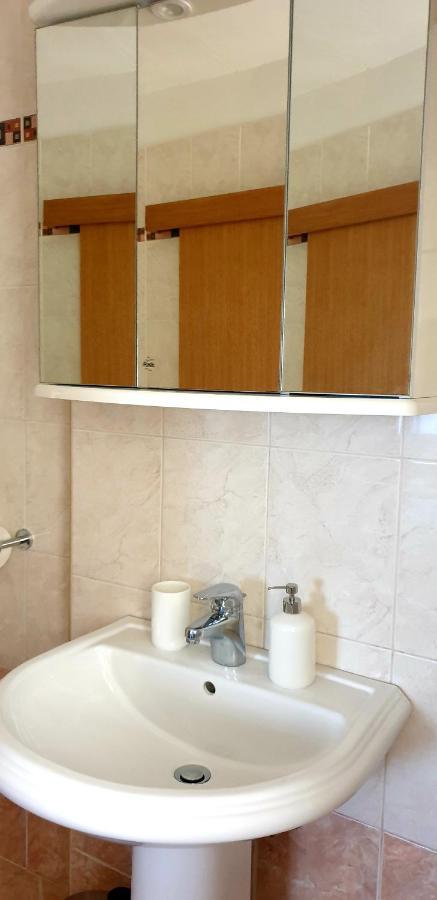 Apartments And Room Vela Senj  Extérieur photo