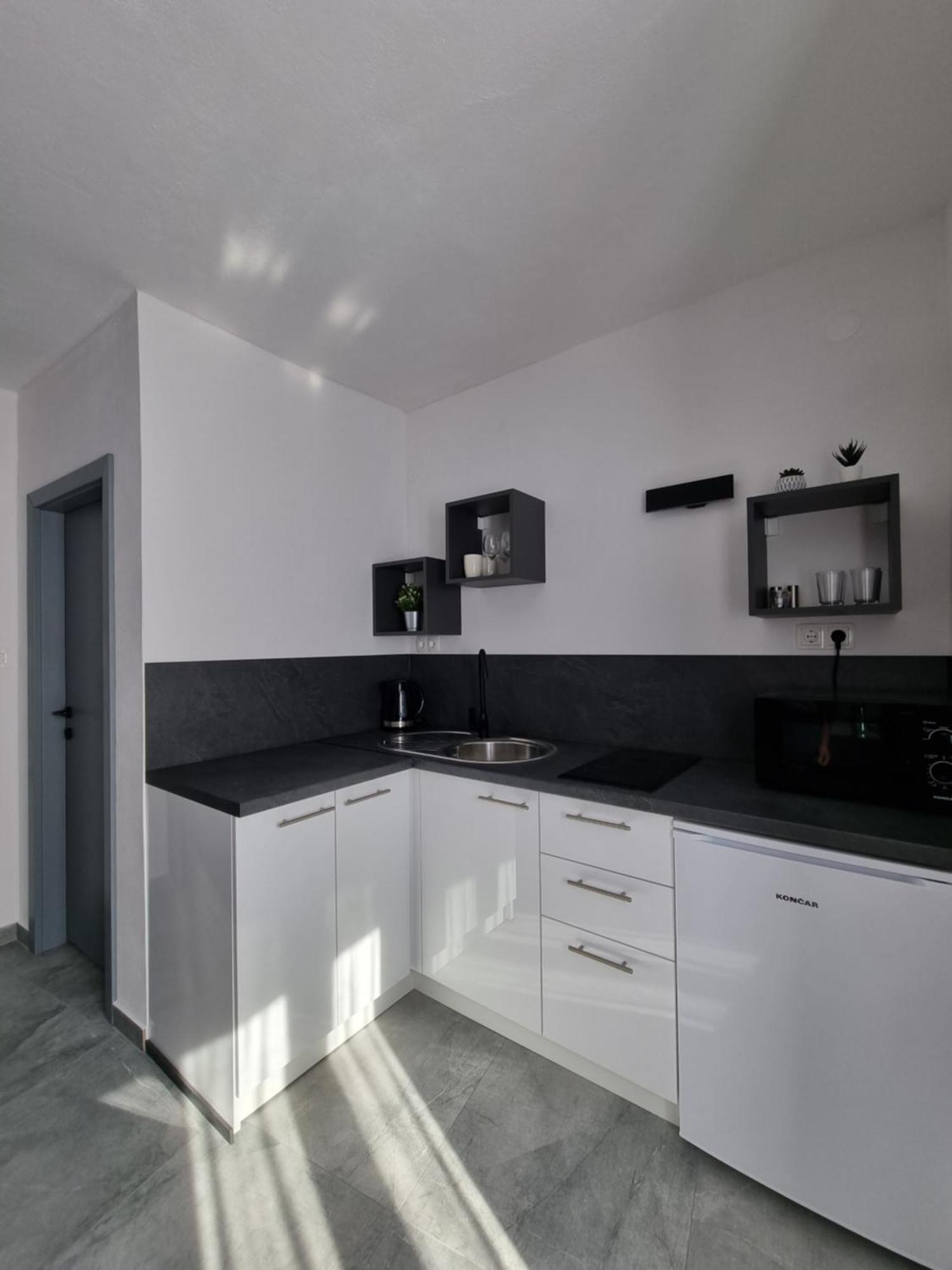 Apartments And Room Vela Senj  Extérieur photo